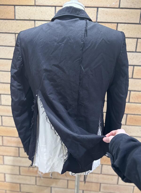 サイドベンツ手.JPG