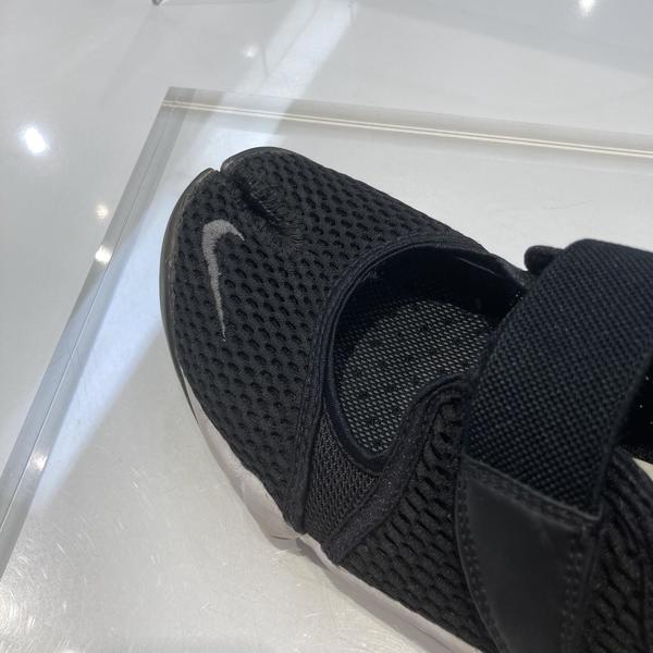 NIKE スニーカー