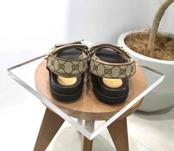 GUCCIサンダル