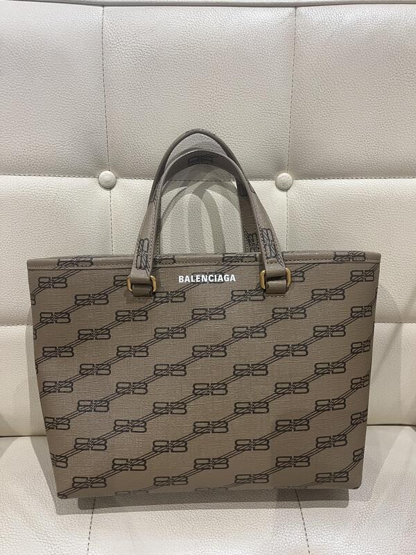 BALENCIAGA BBモノグラム