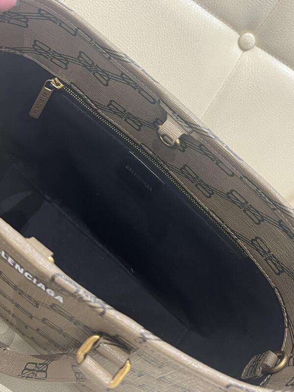 BALENCIAGA BBモノグラム