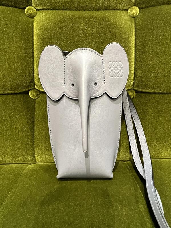 ロエベ　バッグのサムネイル画像