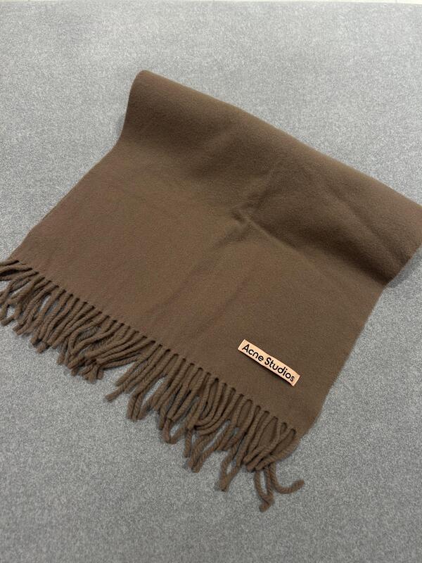 Acne Studious　マフラー