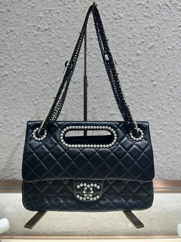 CHANEL　パールチェーンショルダーバッグ