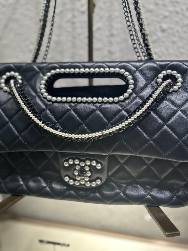 CHANEL　パールチェーンショルダーバッグ