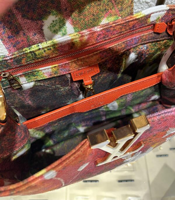 LOUIS VUITTON　カプシーヌ
