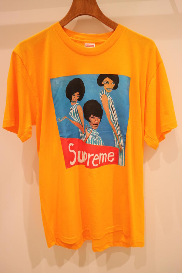 Supreme　Tシャツ