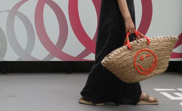 ANYA HINDMARCH バッグ