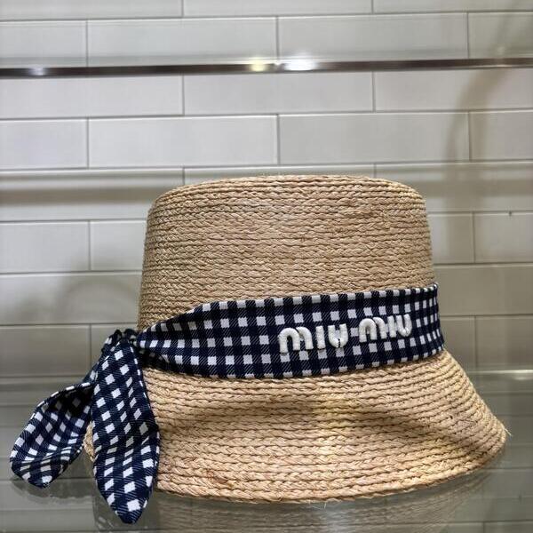 【Miu Miu】キュートでヘルシーな夏の必需品