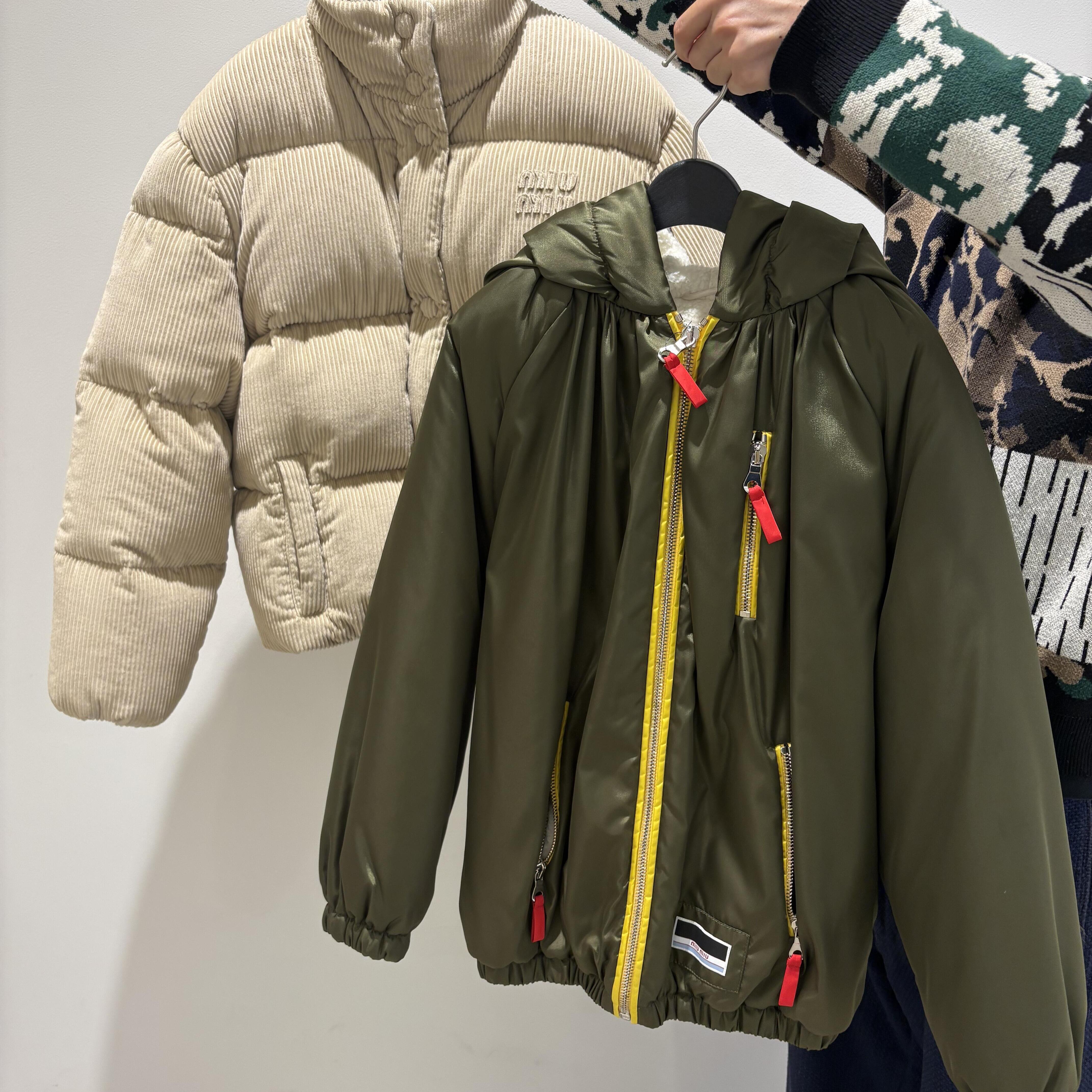 Miu Miu（ミュウミュウ）ニット・セーター 赤 サイズ:-(XL位) メンズ