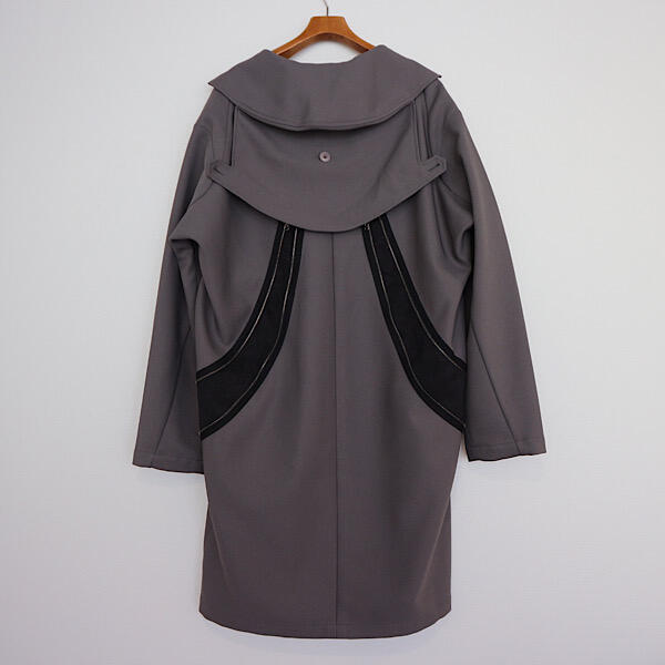 Kiko Kostadinov】のギミック溢れるスプリングコート｜【公式