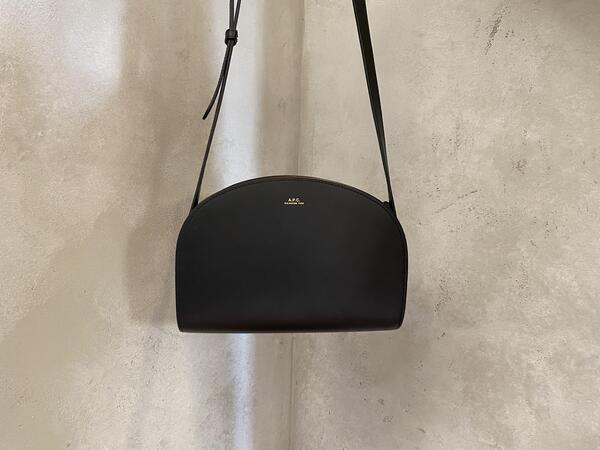 アーペーセー　ハーフムーンバッグ