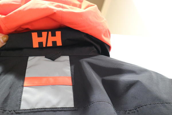 HELLY HANSEN　ブルゾン