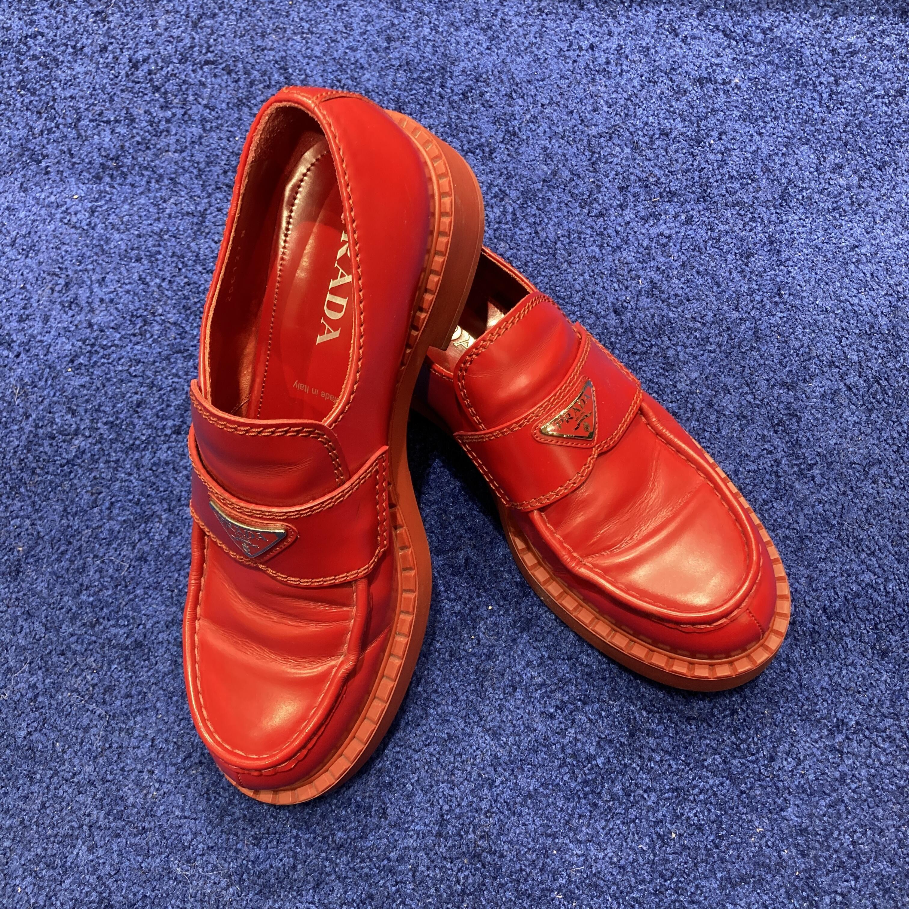 PRADA（プラダ）ビジネス・ドレスシューズ 赤 サイズ:UK8(26.5cm位