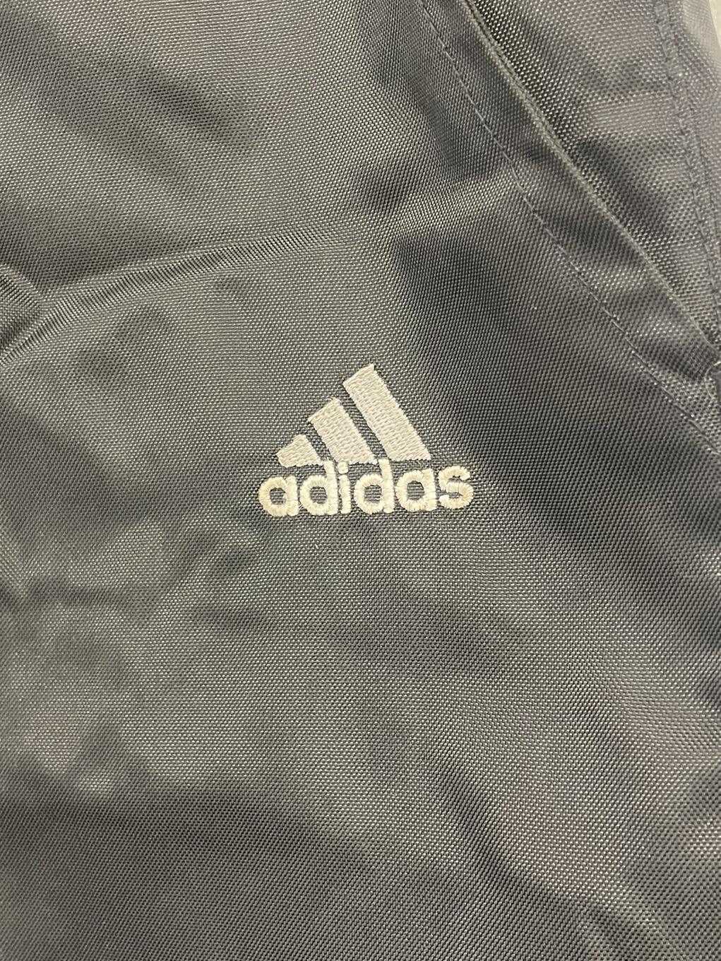adidas ナイロンパンツ