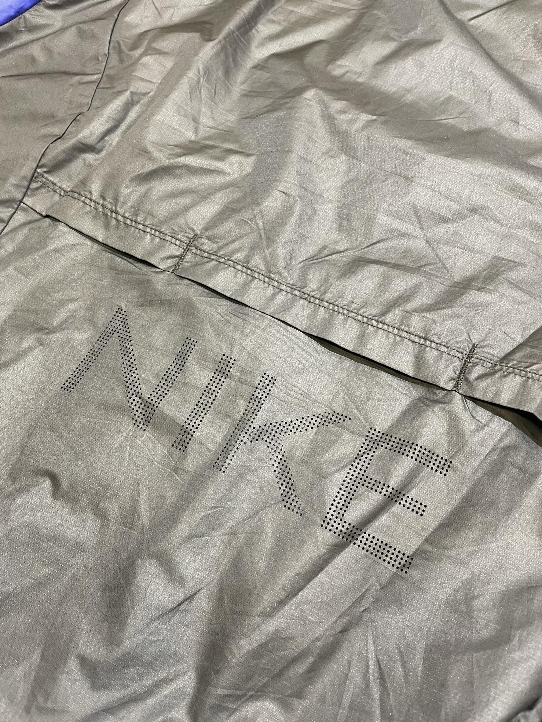 NIKE ナイロンジャケット