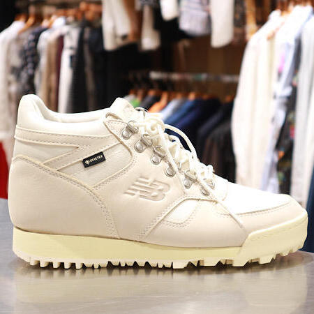 【AIGLE, NEW BALANCE】】小物で梅雨対策
