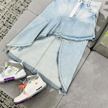 【OFF‐WHITE】で春の装いを