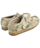 clarks（クラークス）その他 ベージュ サイズ:9(27cm位) メンズ/2200605404069