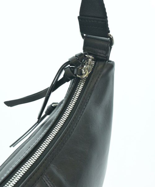 Y'saccs（イザック）ショルダーバッグ 黒 サイズ:- レディース/2200670226030