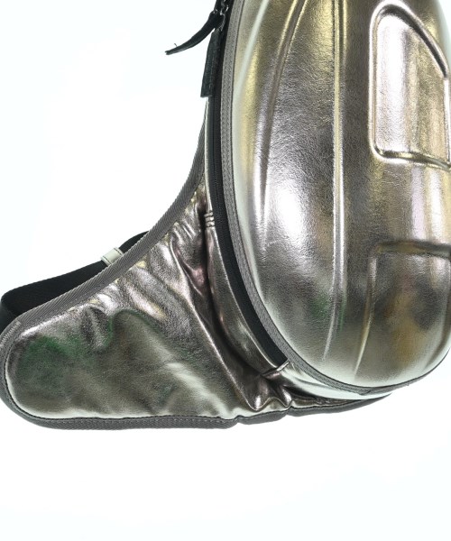 DIESEL（ディーゼル）ショルダーバッグ シルバー サイズ:- メンズ/2200672773174