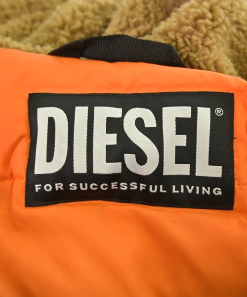 DIESEL（ディーゼル）ダウンジャケット/ダウンベスト カーキ サイズ:M メンズ/2200652262049
