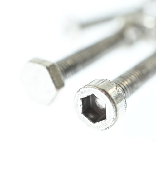 DIESEL（ディーゼル）キーケース・キーホルダー シルバー サイズ:- メンズ/2200663712045