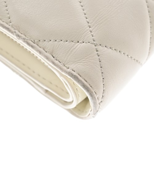 kate spade new york（ケイトスペードニューヨーク）財布・コインケース 白 サイズ:- レディース/2200688417017