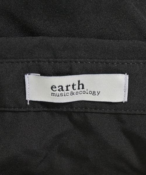 EARTH MUSIC&ECOLOGY（アースミュージックアンドエコロジー）カジュアルシャツ 黒 サイズ:F レディース/2200609883013