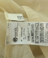 EARTH MUSIC&ECOLOGY（アースミュージックアンドエコロジー）カジュアルシャツ ベージュ サイズ:F レディース/2200641229022