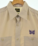 Needles（ニードルス）カジュアルシャツ ベージュ サイズ:M メンズ/2200675470148