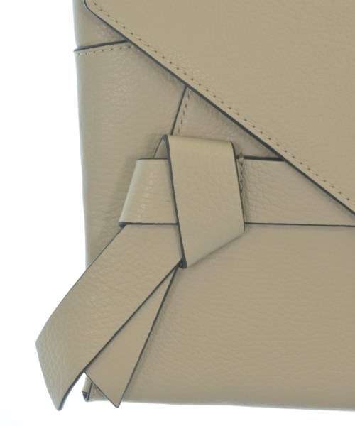 BCBG MAXAZRIA（ビーシービージーマックスアズリア）クラッチバッグ ベージュ サイズ:- レディース/2200607905045