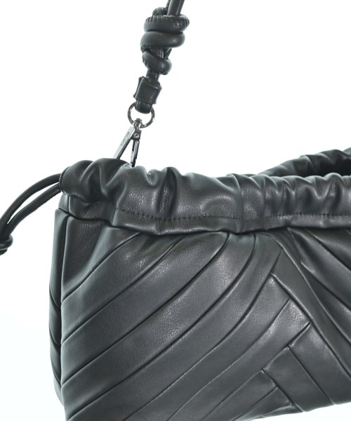 BCBG MAXAZRIA（ビーシービージーマックスアズリア）ショルダーバッグ 黒 サイズ:- レディース/2200680509031
