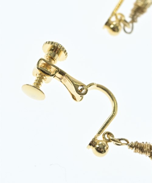 HUMAN WOMAN（ヒューマン　ウーマン）ピアス・イヤリング 白 サイズ:- レディース/2200642734877