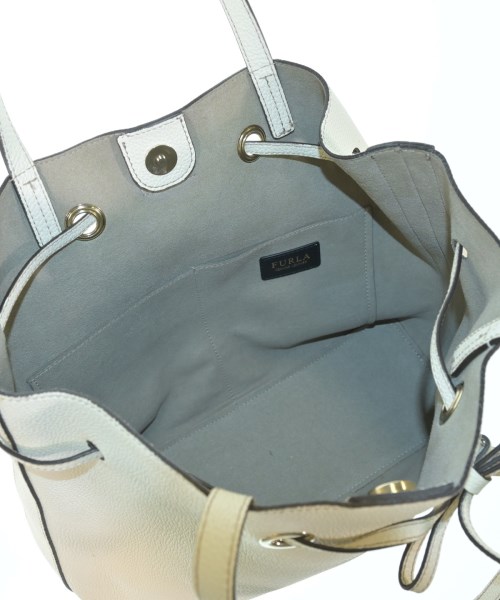 FURLA（フルラ）ショルダーバッグ 白 サイズ:- レディース/2200624370055