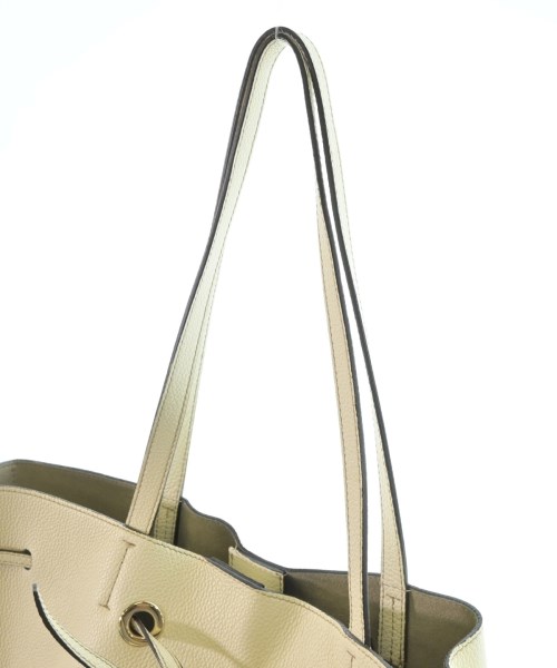 FURLA（フルラ）ショルダーバッグ 白 サイズ:- レディース/2200624370055