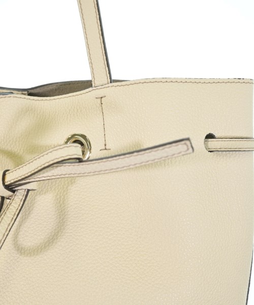 FURLA（フルラ）ショルダーバッグ 白 サイズ:- レディース/2200624370055