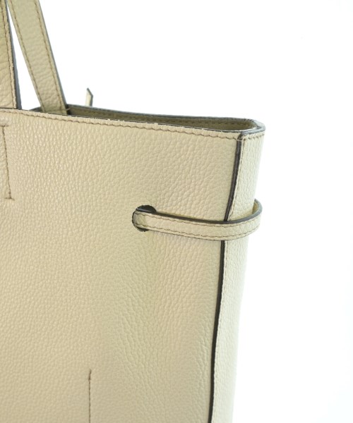 FURLA（フルラ）ショルダーバッグ 白 サイズ:- レディース/2200624370055