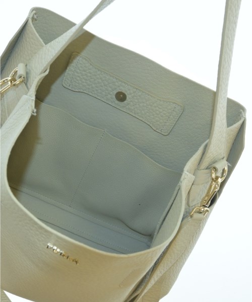 FURLA（フルラ）ショルダーバッグ 白 サイズ:- レディース/2200633675059