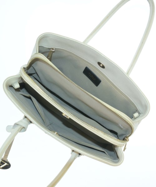 FURLA（フルラ）ハンドバッグ 白 サイズ:- レディース/2200684487205