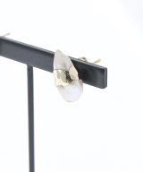 IOSSELLIANI（イオッセリアーニ）ピアス・イヤリング 白 サイズ:- レディース/2200641368370