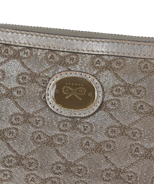 ANYA HINDMARCH（アニヤ　ハインドマーチ）ポーチ シルバー サイズ:- レディース/2200670765027