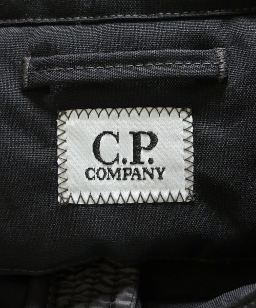C.P COMPANY（シーピーカンパニー）ダウンジャケット/ダウンベスト 黒 サイズ:M メンズ/2200658683015