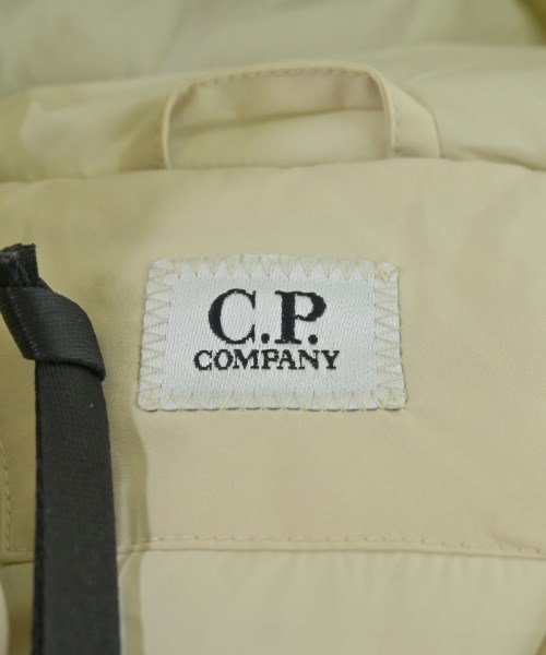 C.P COMPANY（シーピーカンパニー）ダウンジャケット/ダウンベスト ベージュ サイズ:-(XL位) メンズ/2200702297038