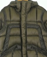 C.P COMPANY（シーピーカンパニー）ダウンジャケット/ダウンベスト カーキ サイズ:M メンズ/2200665607011