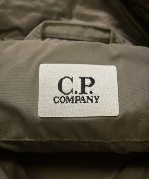 C.P COMPANY（シーピーカンパニー）ダウンジャケット/ダウンベスト カーキ サイズ:48(L位) メンズ/2200730167020