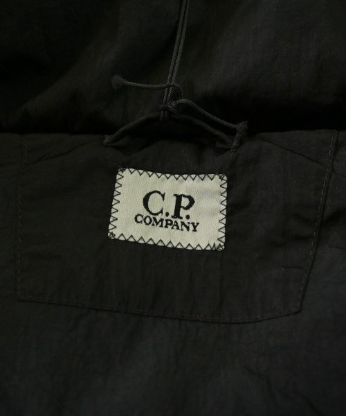 C.P COMPANY（シーピーカンパニー）ダウンジャケット/ダウンベスト 黒 サイズ:50(XL位) メンズ/2200686335016