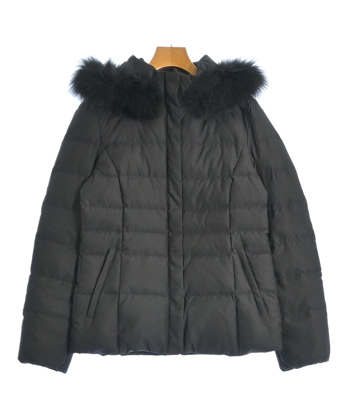 M3664*インディヴィ/INDIVI*ダウン80％*軽量◎本毛皮/ブルーフォックスファー付き/フード付き*ダウンコート*ブラック/黒*サイズ40/M相当