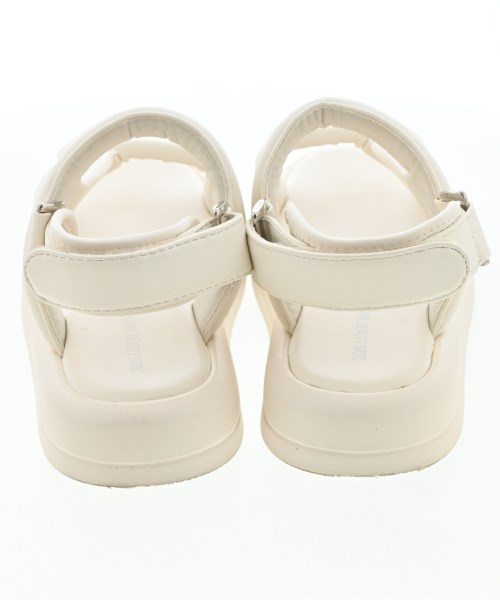 NATURAL BEAUTY BASIC（ナチュラルビューティーベーシック）サンダル 白 サイズ:M(23.5cm位) レディース/2200714443041