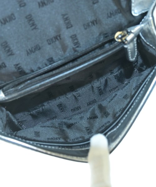 DKNY（ディーケーエヌワイ）ショルダーバッグ シルバー サイズ:- レディース/2200706002416